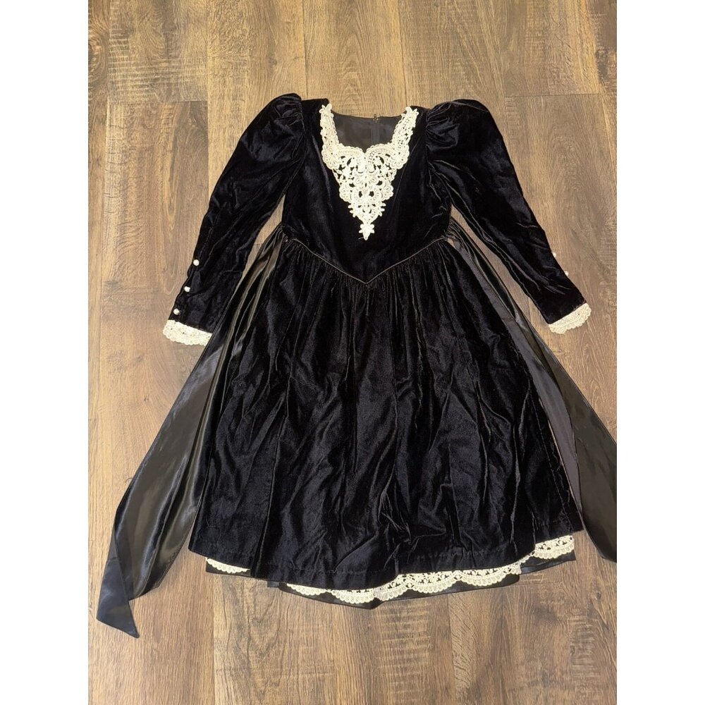 Storybook Heirlooms Girls Size 7 Velvet Black Lace Button Sleeves Vintage